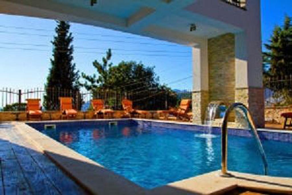 Villa M Dobra Voda Luaran gambar
